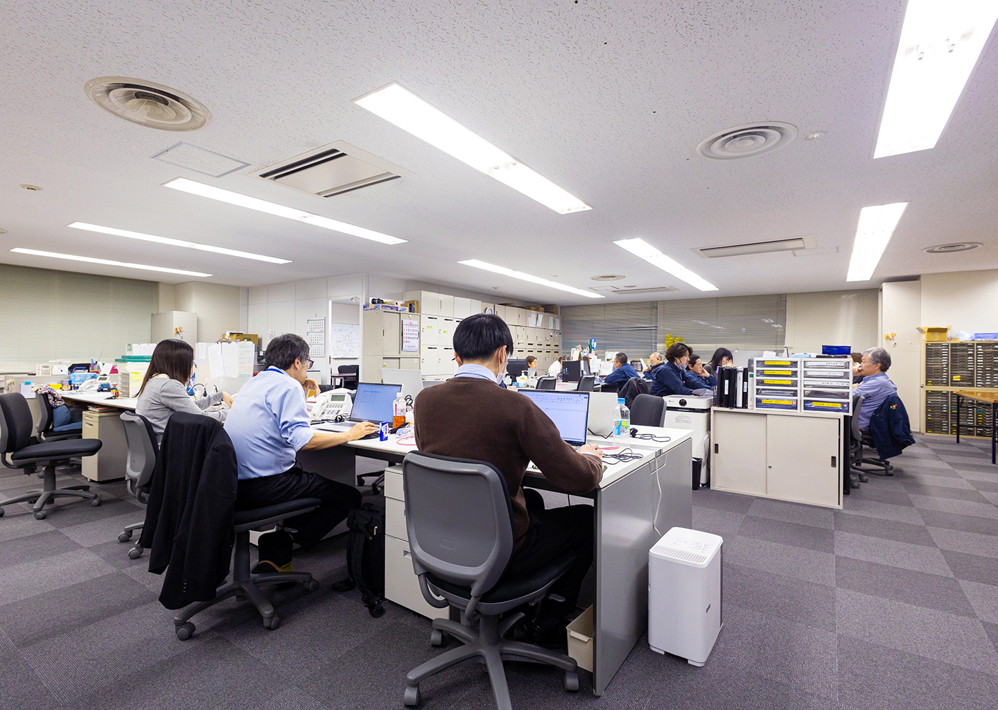 開放的な執務スペース